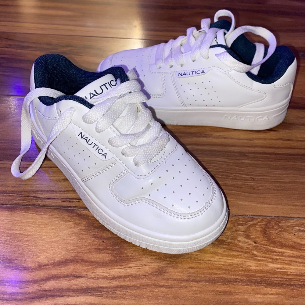 Nautica white stafford youth low top sneakers boys size 11